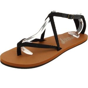 Reef “Staycation” black sandals
